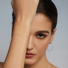 Load image into Gallery viewer, PIROUETTE | Single Floating Diamond Bracelet