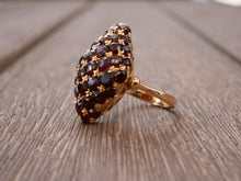 Load image into Gallery viewer, Vintage 18K Yellow Gold Garnet Ring