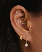 Load image into Gallery viewer, ETTA | Triple Pearl Threadless Flatback Earring by Aurelie Gi — detail view