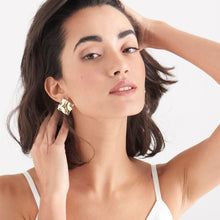 Load image into Gallery viewer, Gold Crush Square Stud Earrings