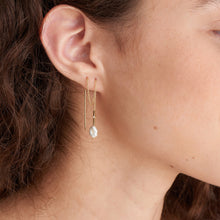 Load image into Gallery viewer, Gold Pearl Threader Earrings