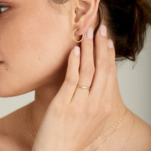 Load image into Gallery viewer, 14kt Gold Stargazer Band Ring