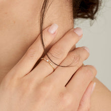 Load image into Gallery viewer, 14kt Gold Stargazer Natural Diamond Stardust Ring