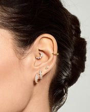 Load image into Gallery viewer, Pear and Round Lab-Grown Diamond Threadless End by Aurelie Gi — detail view
