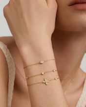Load image into Gallery viewer, AVELINE | Lab Grown Diamond Bracelet by Aurelie Gi — on model
