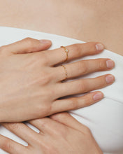 Load image into Gallery viewer, ELECTRA | Lab Grown Diamond Clover Ring by Aurelie Gi — detail view
