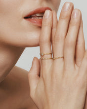 Load image into Gallery viewer, ELECTRA | Lab Grown Diamond Clover Ring by Aurelie Gi — on model
