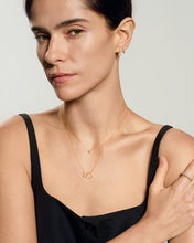 Load image into Gallery viewer, HELEN | Interlinked Circles Necklace by Aurelie Gi — on model
