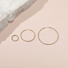 Load image into Gallery viewer, Eva | Small Endless Single Hoop Earring Hoops &amp; Huggies AURELIE GI 
