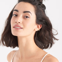 Load image into Gallery viewer, Gold Fringe Fall Ear Cuff
