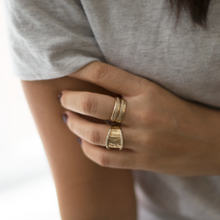 Load image into Gallery viewer, lifestyle diana ring
