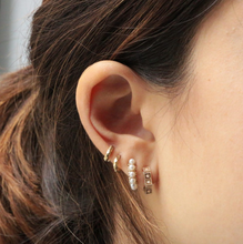 Load image into Gallery viewer, pearl hoop earrings on model
